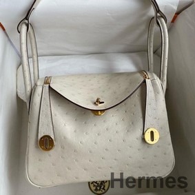 Hermes Lindy 26 Handmade Bag In Craie Ostrich Leather