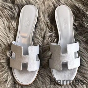 Hermes Oasis Sandals In Pearl Grey Epsom Leather