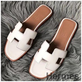 Hermes Oran Sandals In White Swift Leather